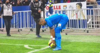 英超赛程提醒：曼城对阵利物浦,（英超焦点战预告：曼城迎战利物浦）