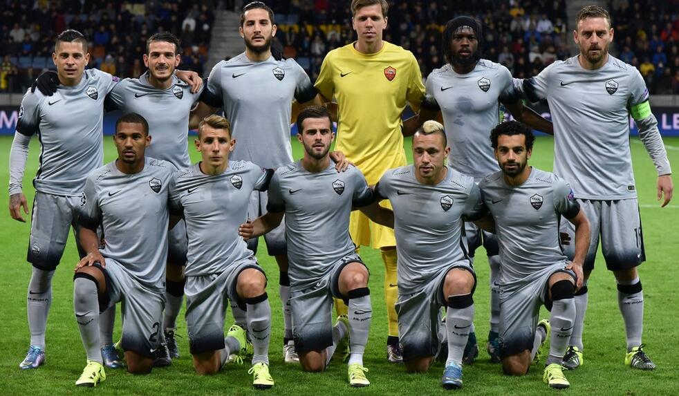 国际米兰vs利物浦全场数据：射门数6-8，控球率五五开（国际米兰对利物浦全场统计：射门6比8，控球势均力敌）