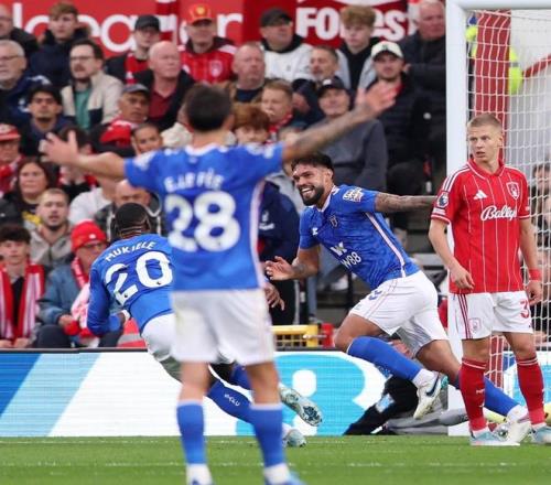 40多位体操爱好者在厦考级！难？并不难（40余名体操爱好者在厦门考级：难吗？并不难）