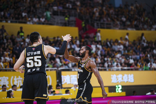 阿尔巴&布斯克茨退役！巴萨官方送上祝福！（阿尔巴与布斯克茨挂靴，巴萨官方送上祝福）