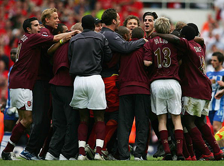 利物浦女足球员遭跟踪骚扰，42岁商人认罪待判（利物浦女足队员被跟踪骚扰案：42岁商人已认罪，待宣判）