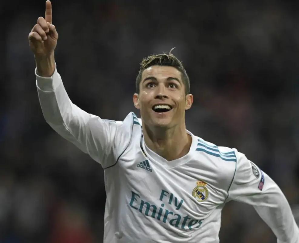 英媒：帕杜称沃特金斯与埃梅里关系破裂，建议其冬窗离队（英媒：帕杜称沃特金斯与埃梅里闹僵，劝其冬窗转会离队）