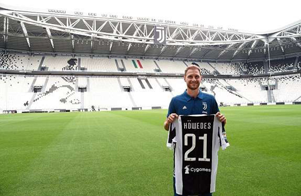 再换一个角度看看浩克的任意球！（换个视角再看浩克的任意球！）